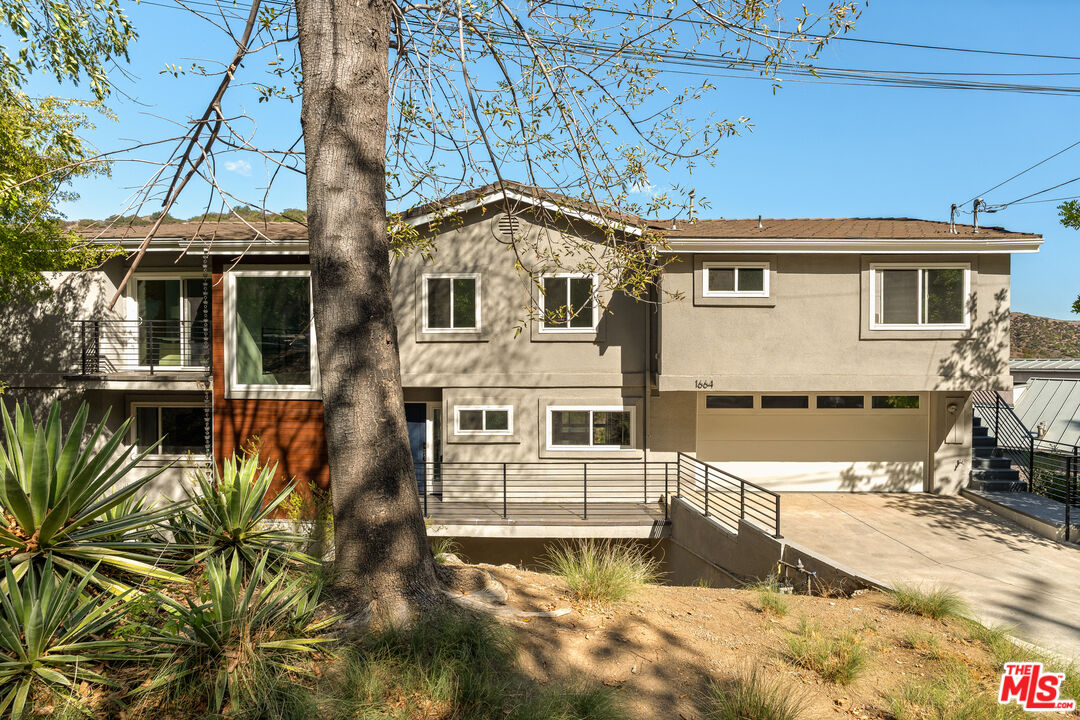 1664 Gladys Dr