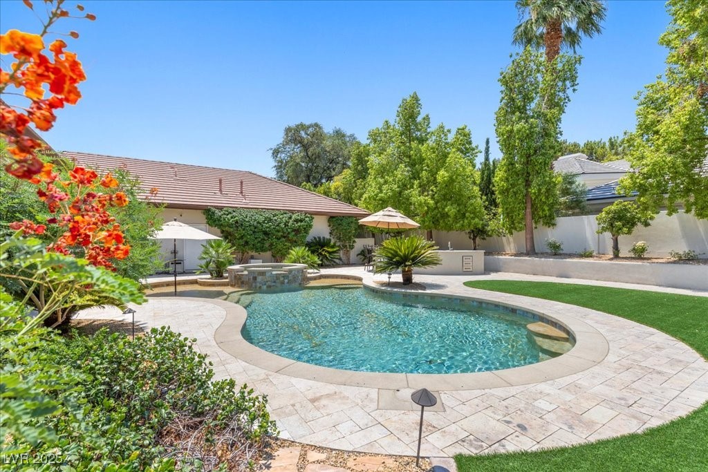 2330 Caserta Court