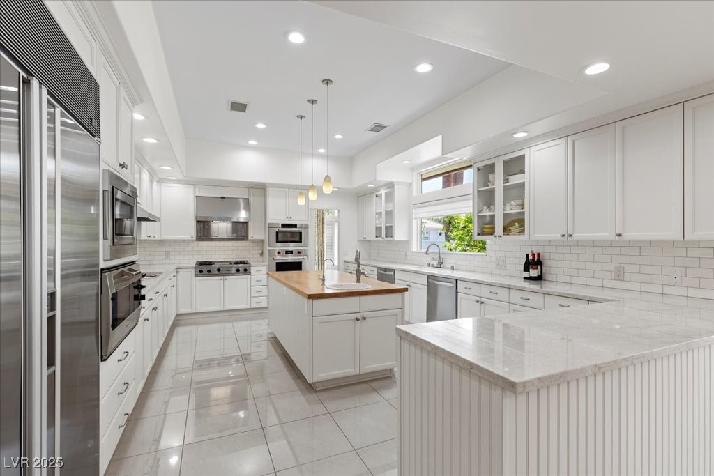 2330 Caserta Court