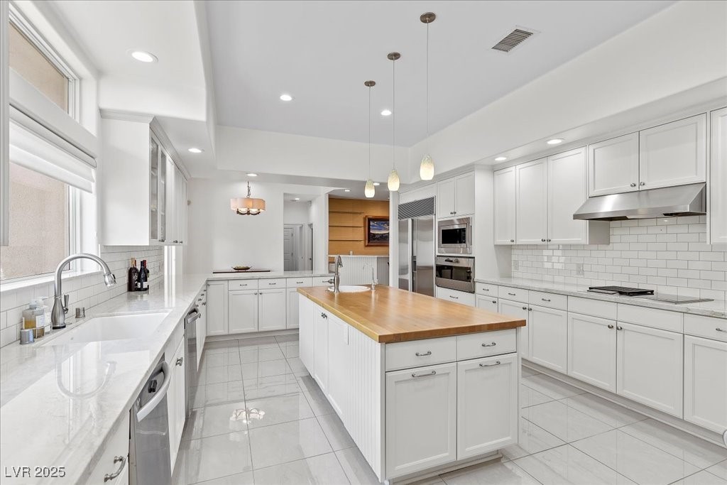 2330 Caserta Court