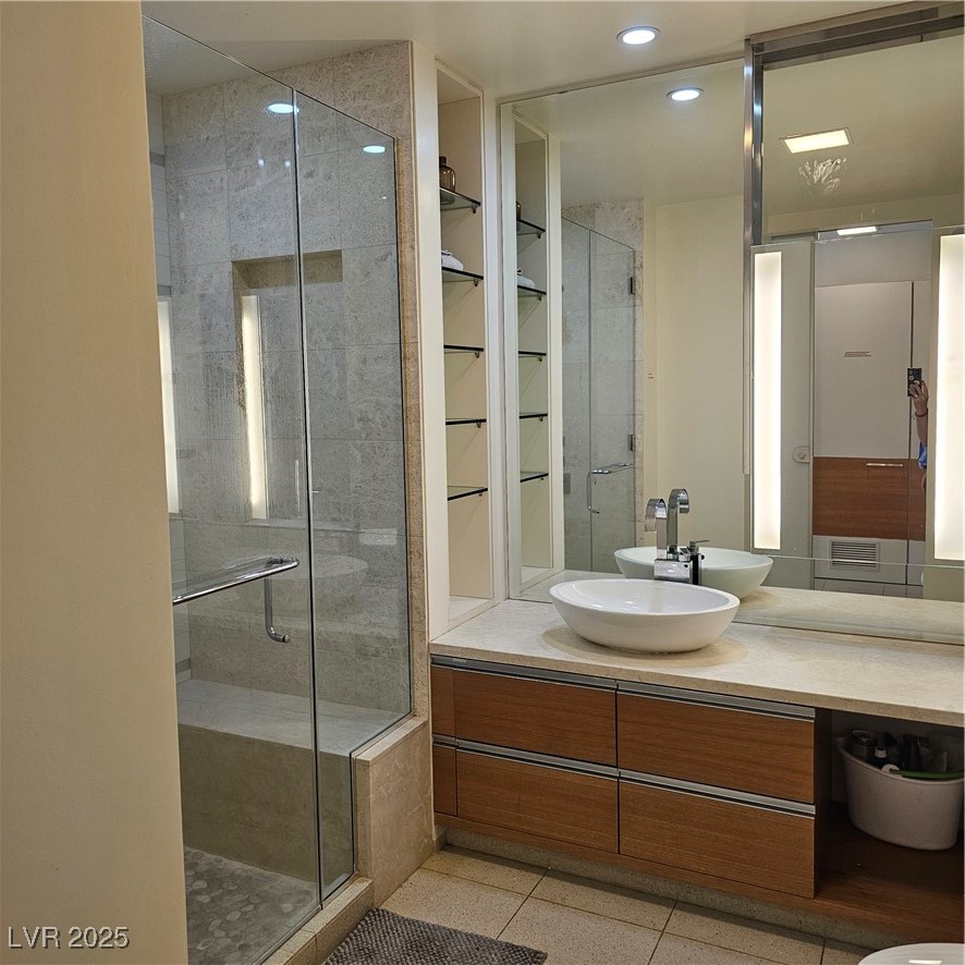 3726 Las Vegas Boulevard 2411