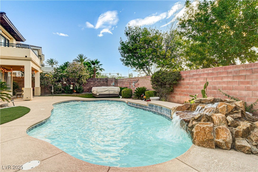 109 North Buteo Woods Lane