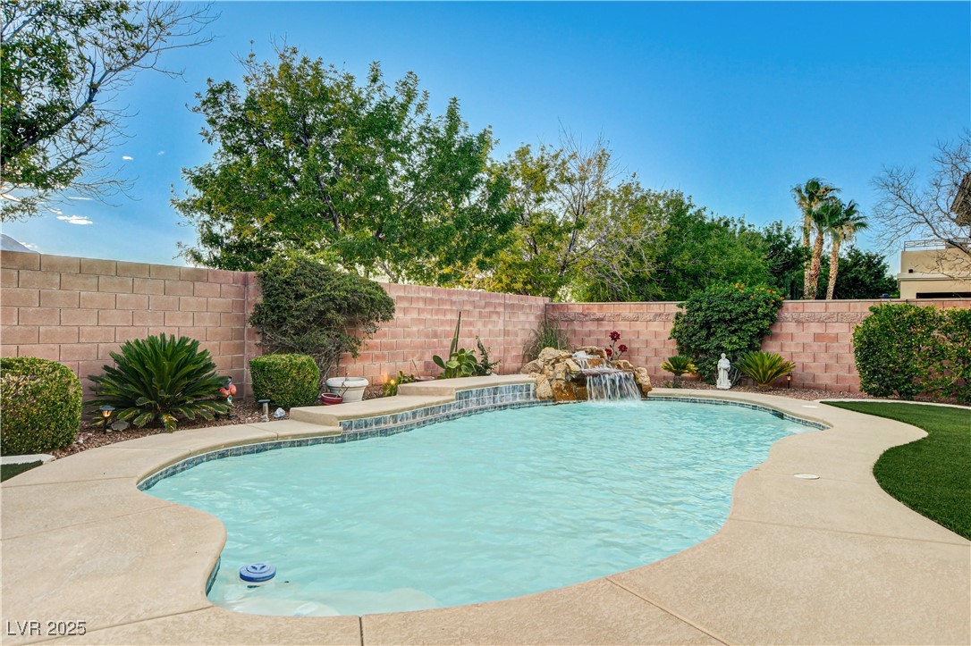 109 North Buteo Woods Lane