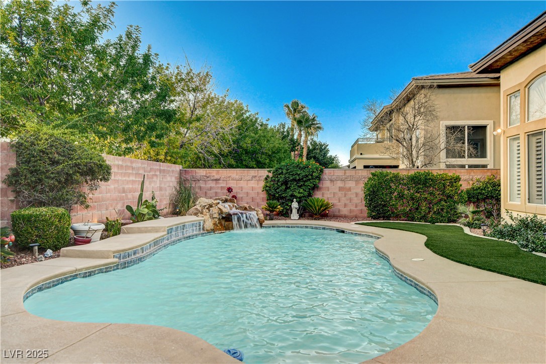 109 North Buteo Woods Lane