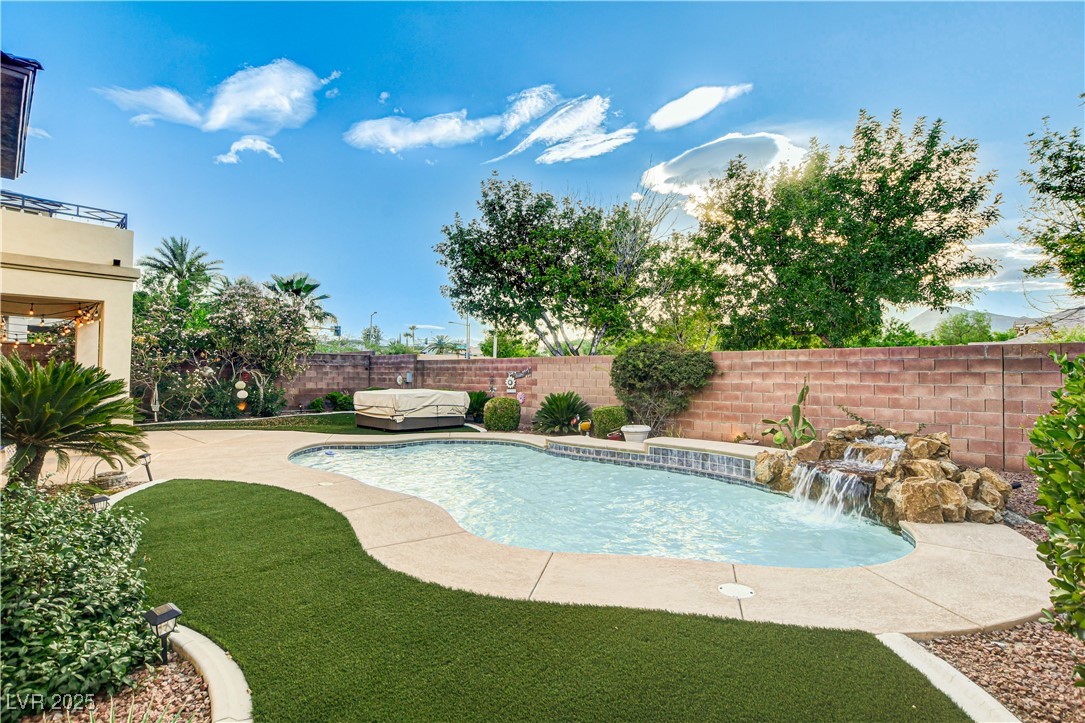 109 North Buteo Woods Lane