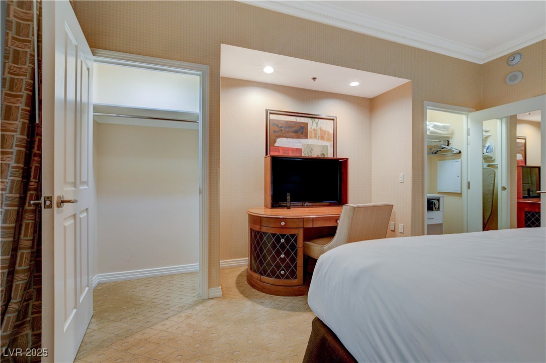 125 East HARMON Avenue 3114