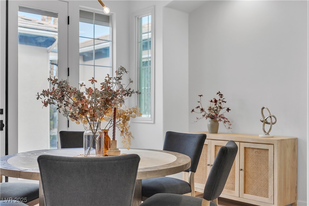 3281 Wisteria Tree Street