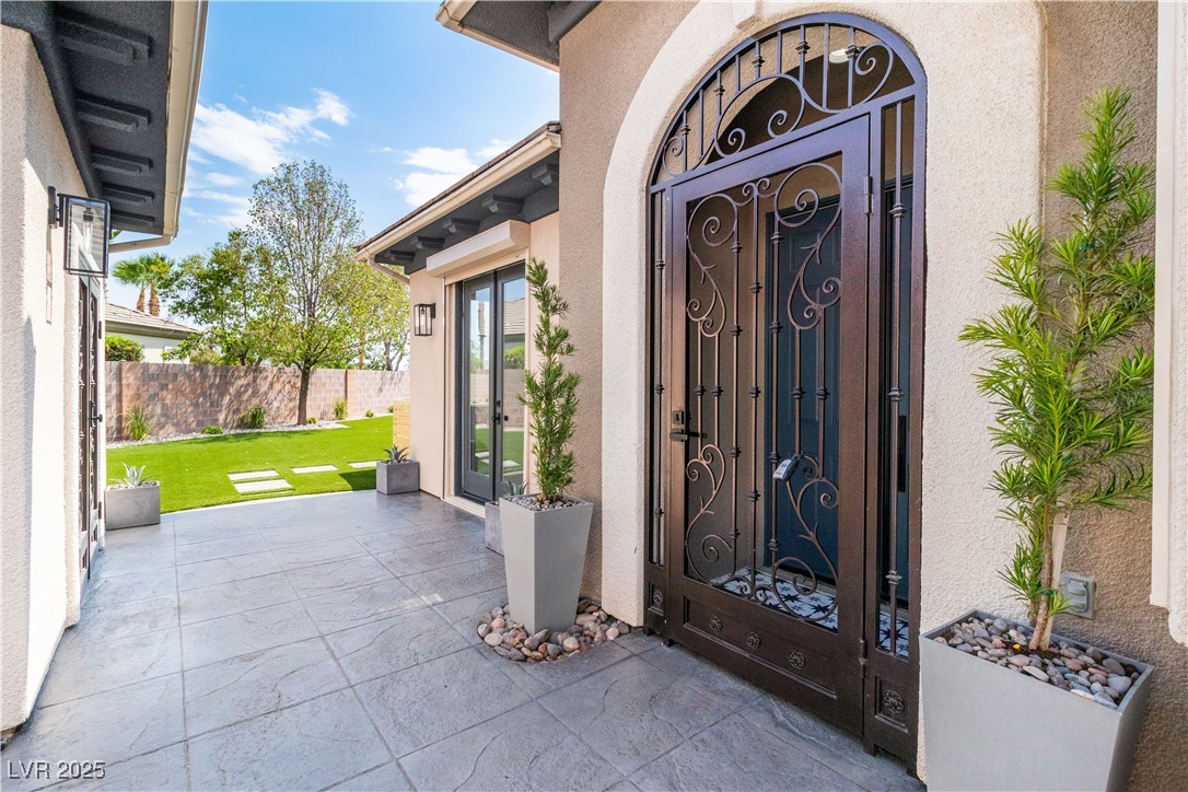 3281 Wisteria Tree Street