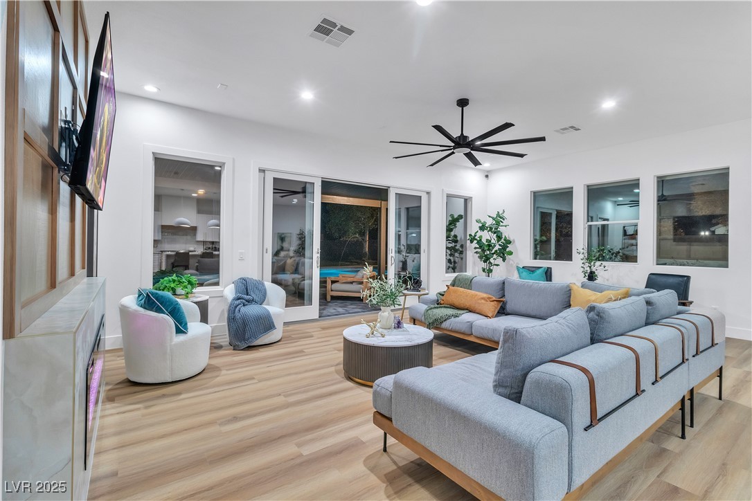 3281 Wisteria Tree Street