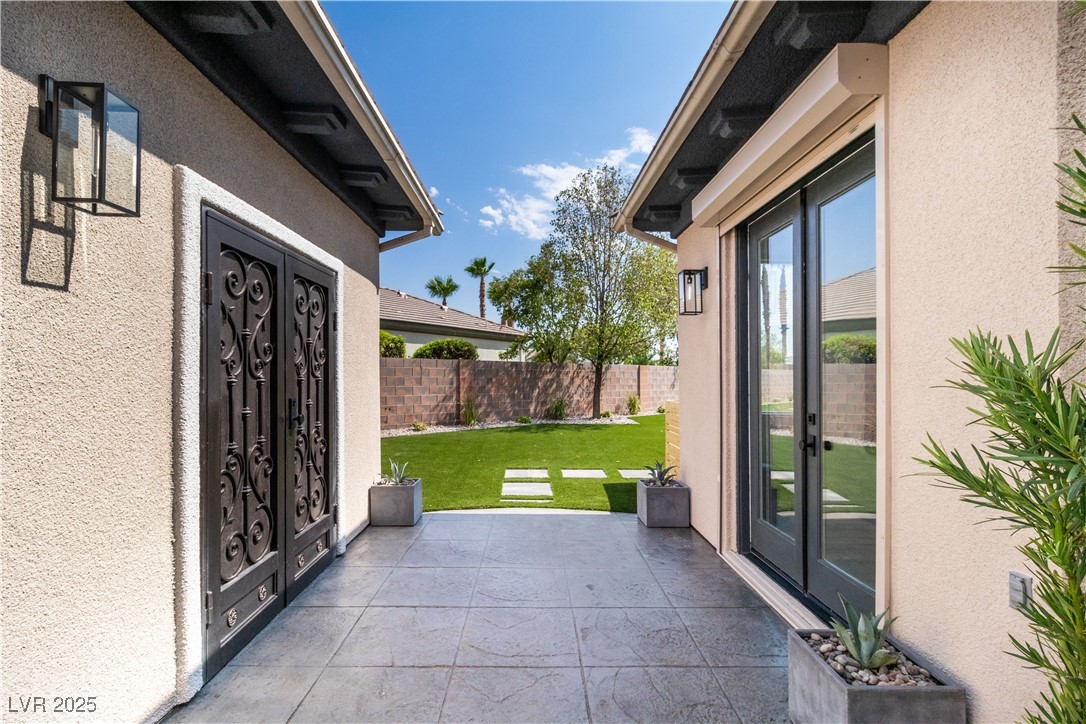 3281 Wisteria Tree Street