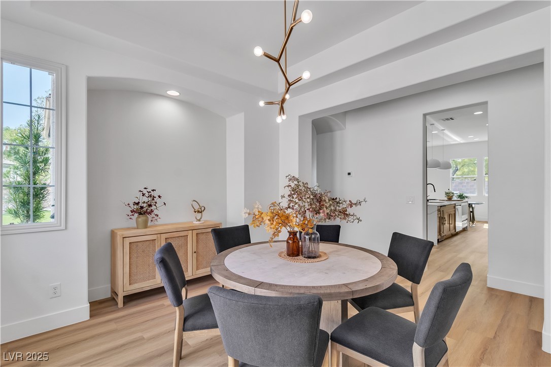 3281 Wisteria Tree Street