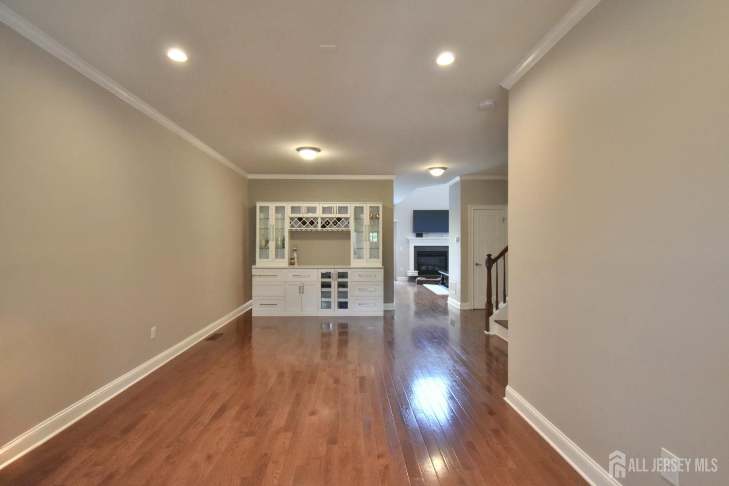 61 McCormick Avenue S