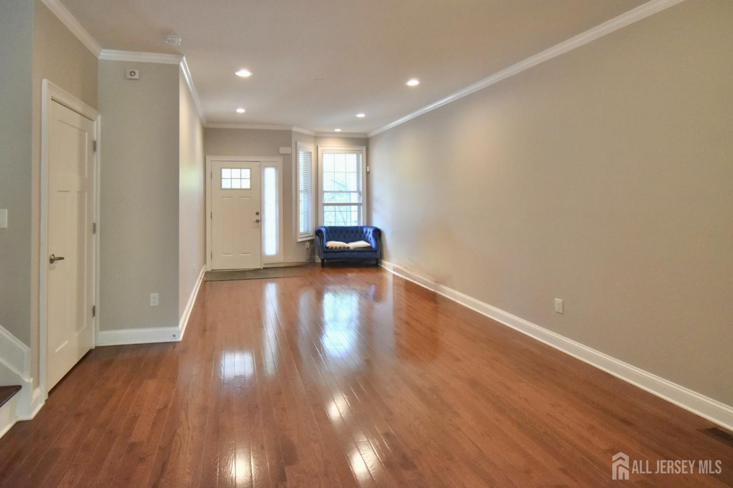 61 McCormick Avenue S