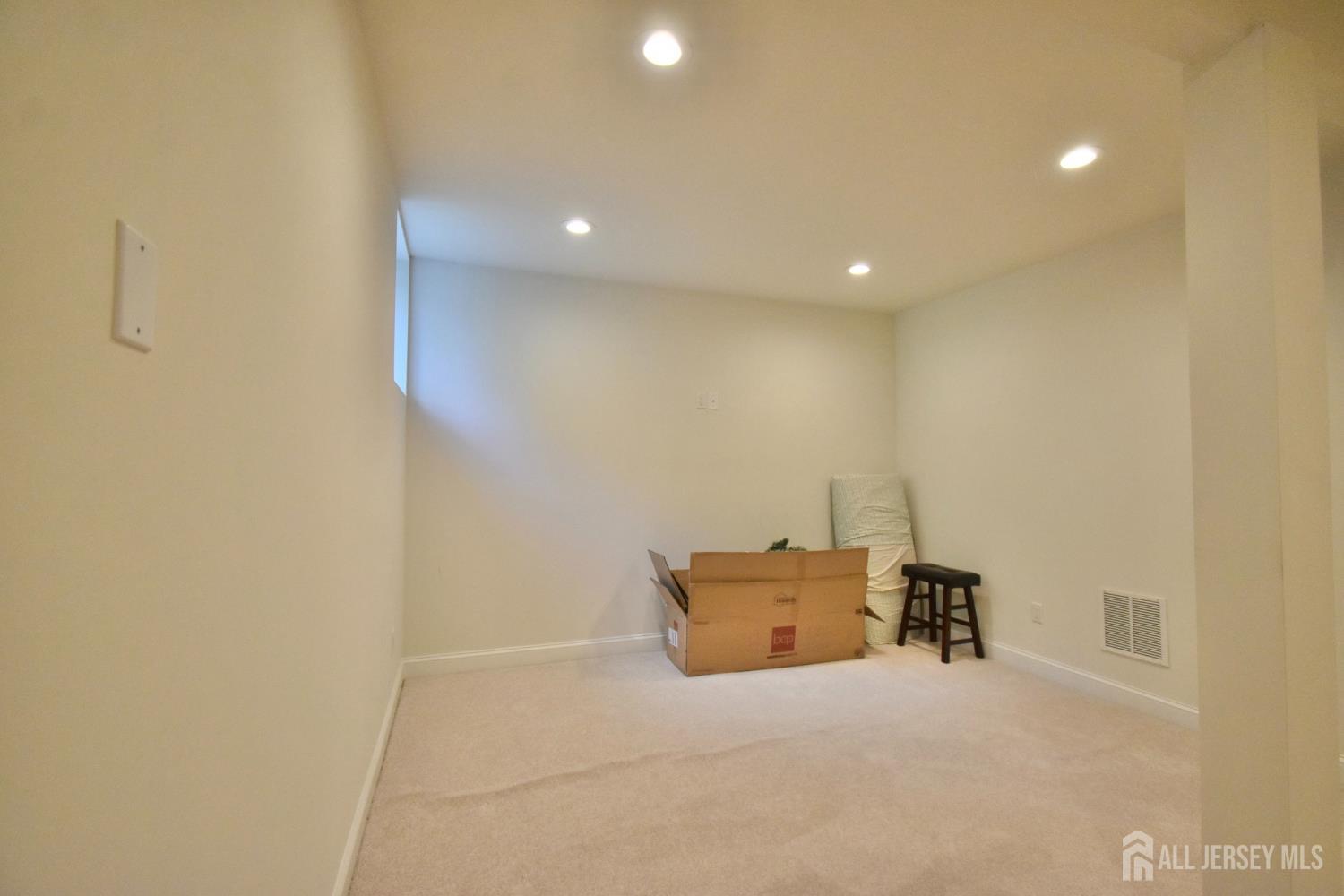 61 McCormick Avenue S