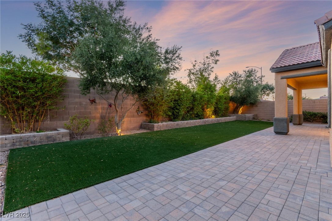 5027 Crown Cypress Street