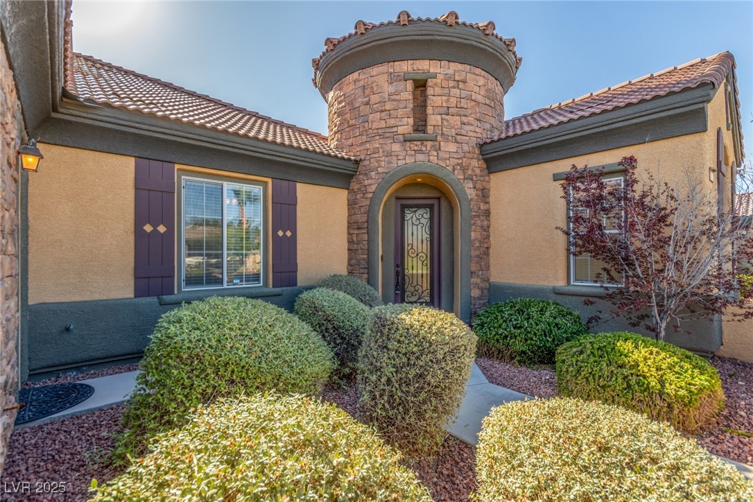 5027 Crown Cypress Street