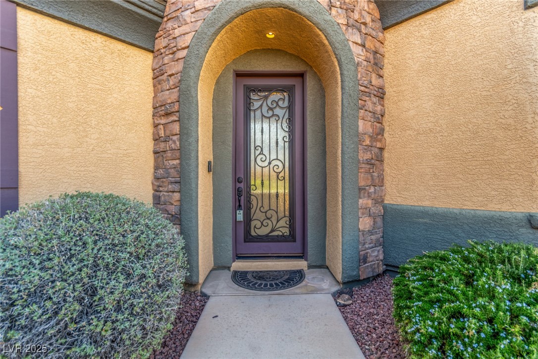 5027 Crown Cypress Street