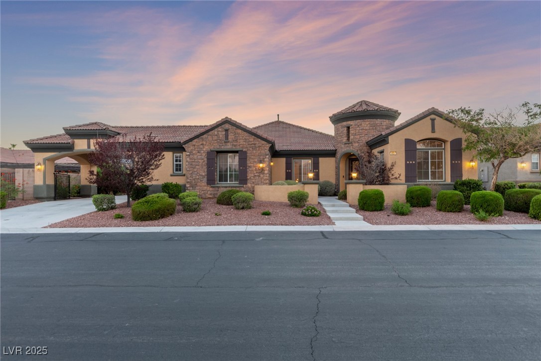 5027 Crown Cypress Street