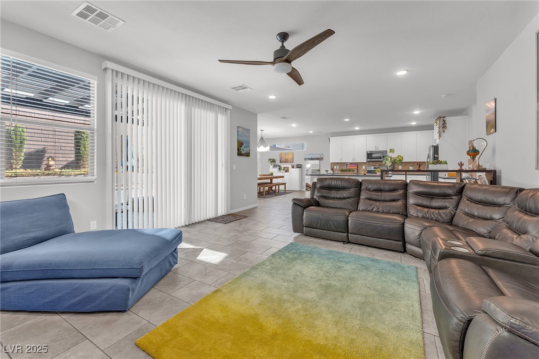 624 Founders Creek Avenue