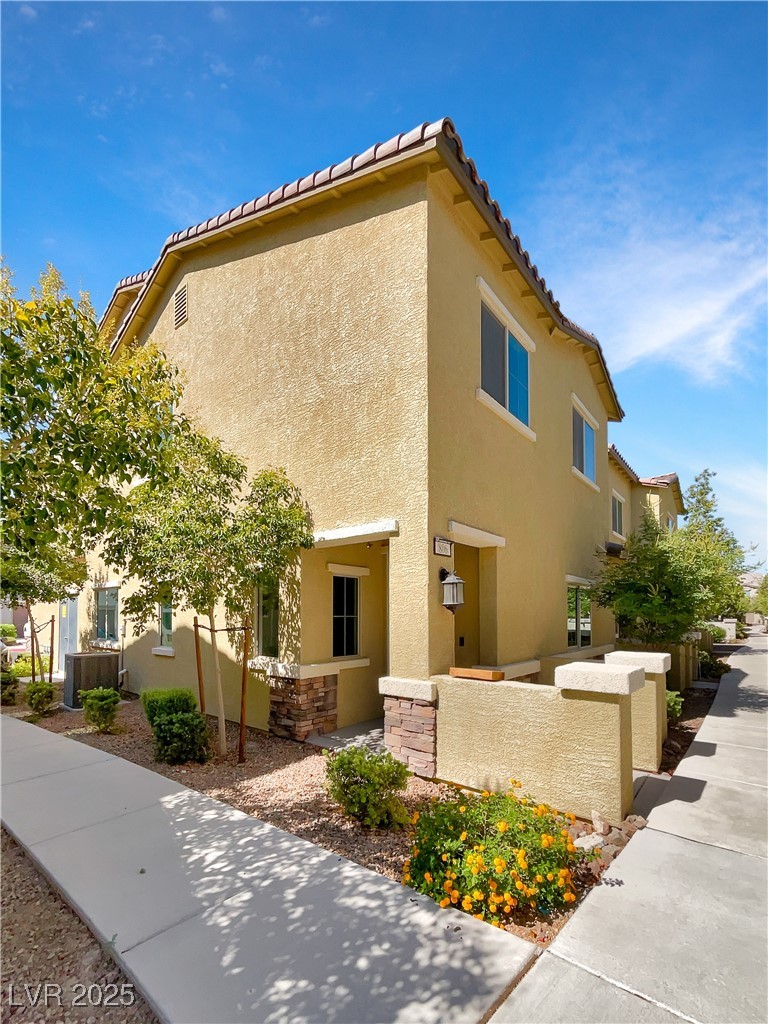 806 Clouded Valley Avenue