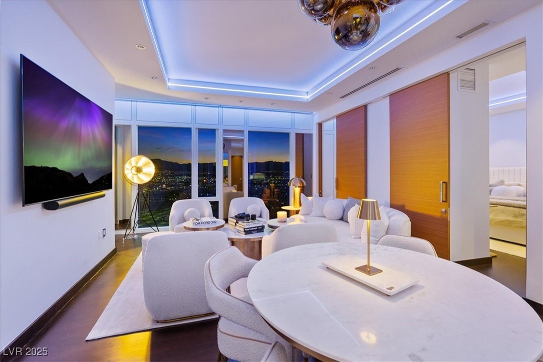 3750 Las Vegas Boulevard 2911