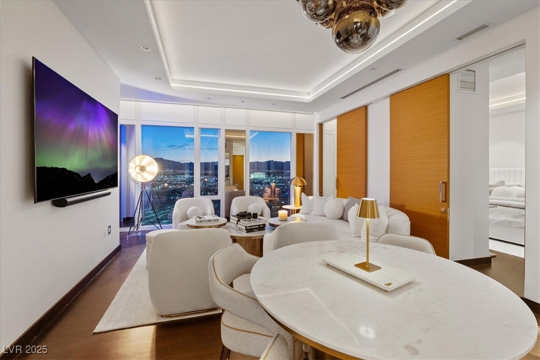 3750 Las Vegas Boulevard 2911