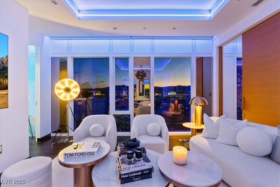 3750 Las Vegas Boulevard 2911