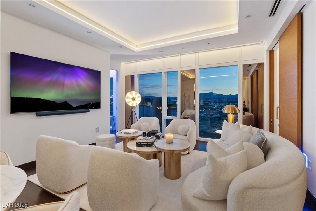 3750 Las Vegas Boulevard 2911