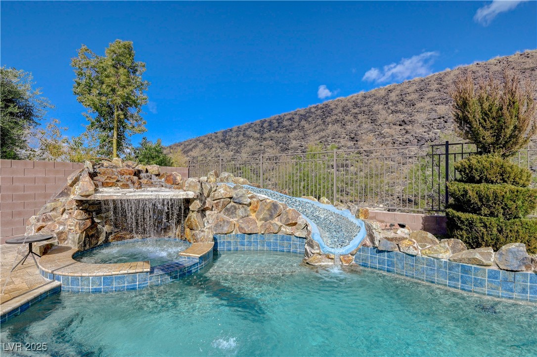 2124 Pont National Drive