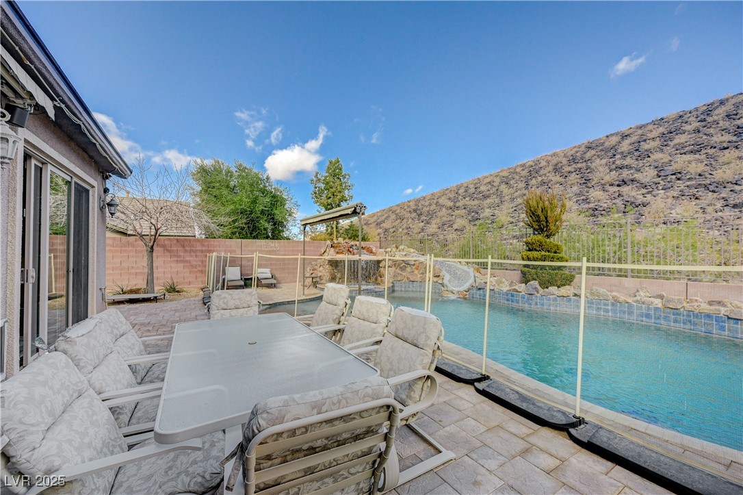 2124 Pont National Drive