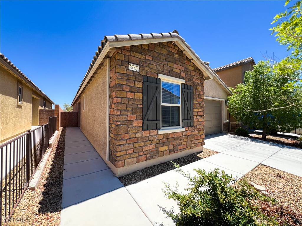 3462 Elegant Rose Street