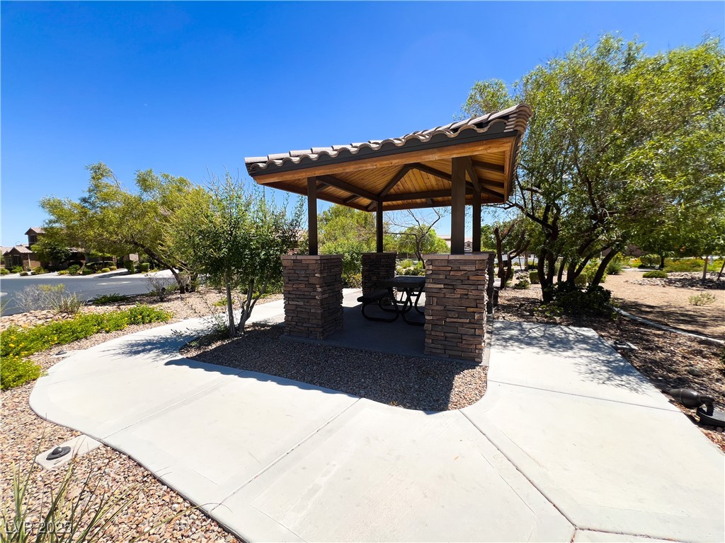 3462 Elegant Rose Street