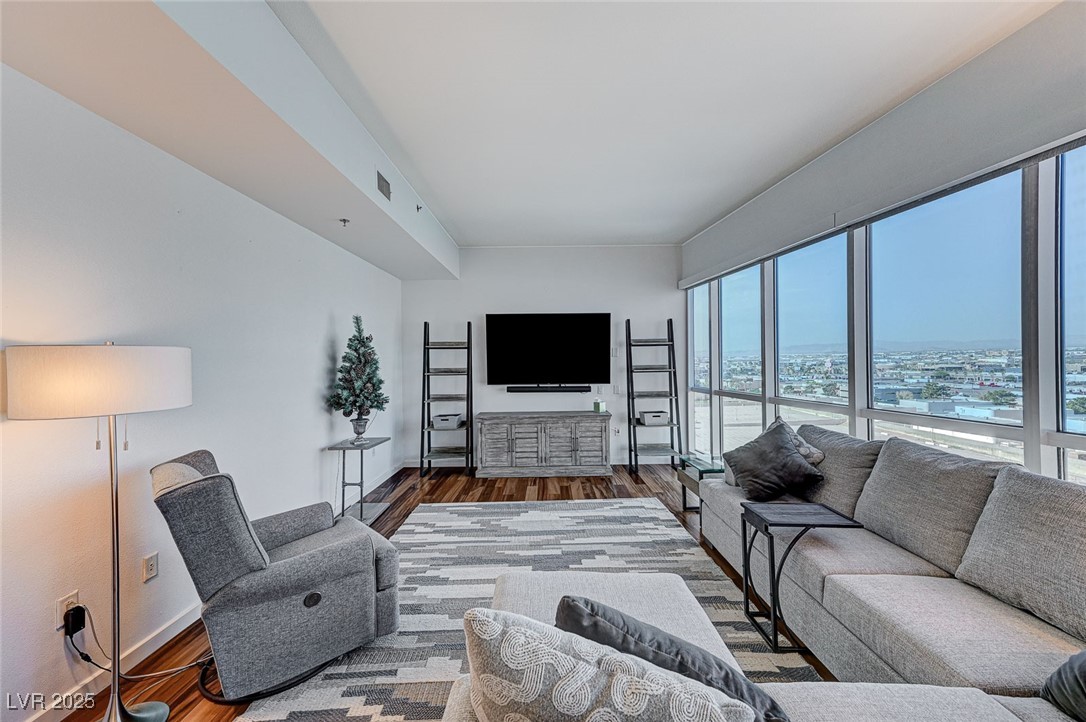 4525 Dean Martin Drive 1208