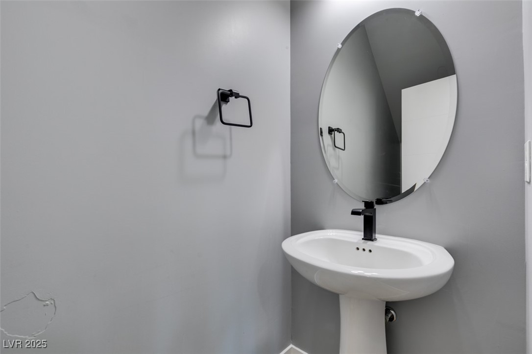 649 Tranquil Jade Street