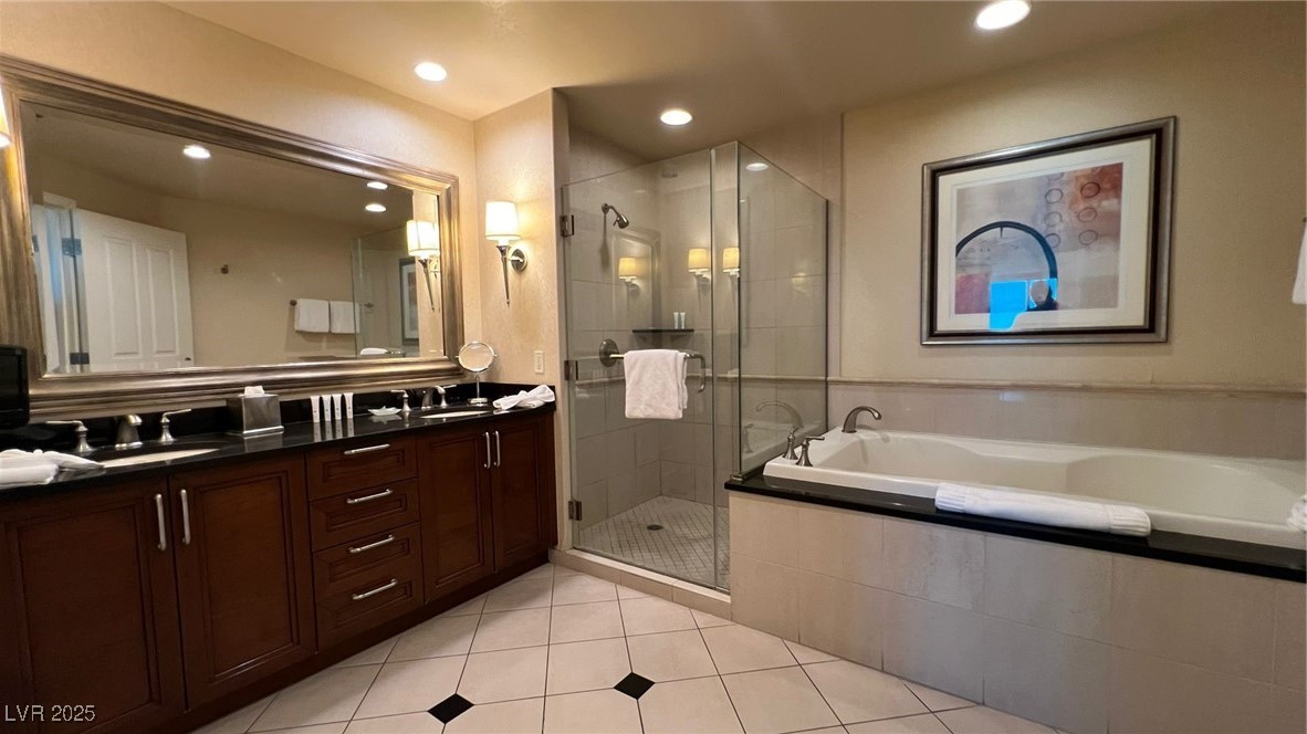 135 East Harmon Avenue 307