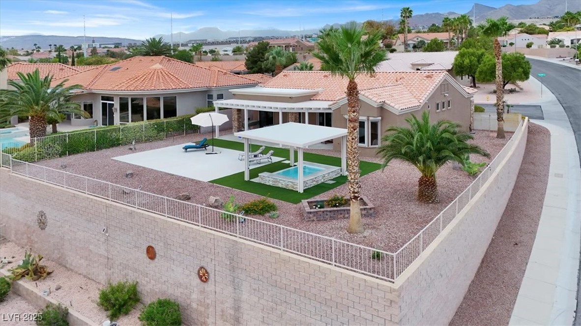 1912 Gin Hill Court