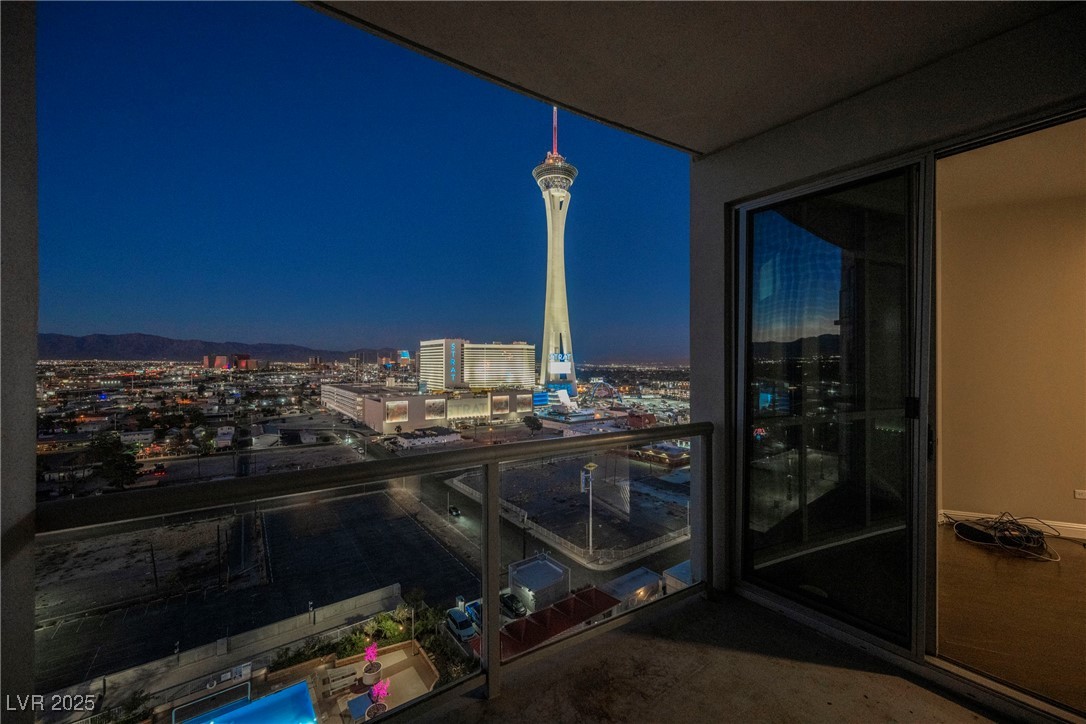 200 West Sahara Avenue 2110