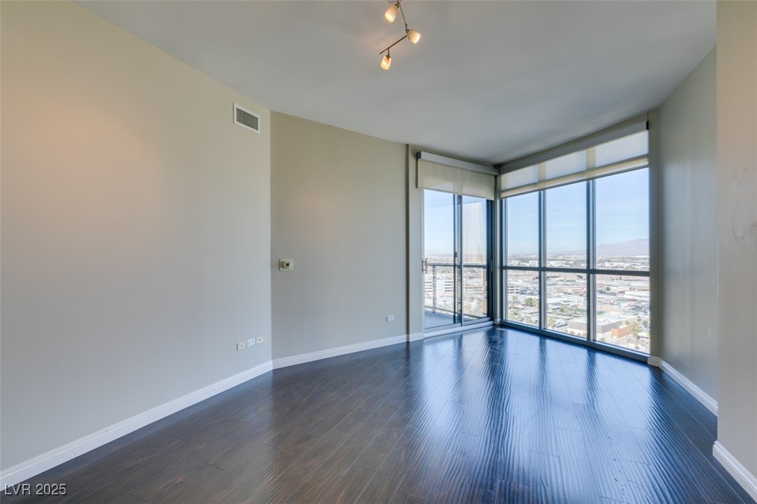200 West Sahara Avenue 2110
