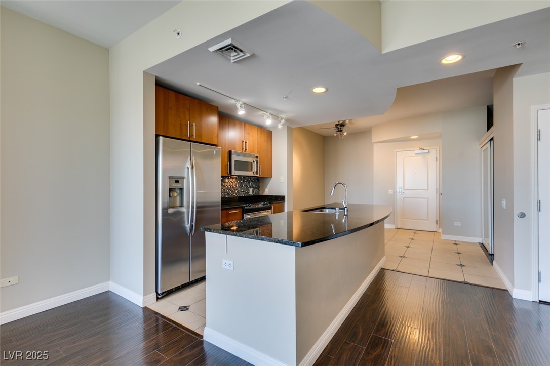 200 West Sahara Avenue 2110