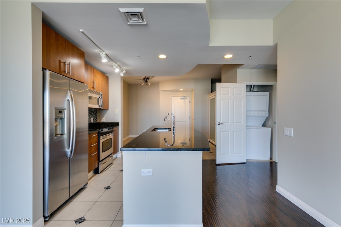 200 West Sahara Avenue 2110