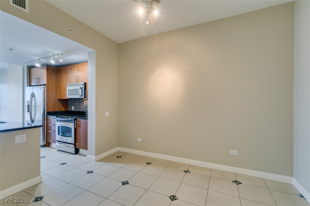 200 West Sahara Avenue 2110