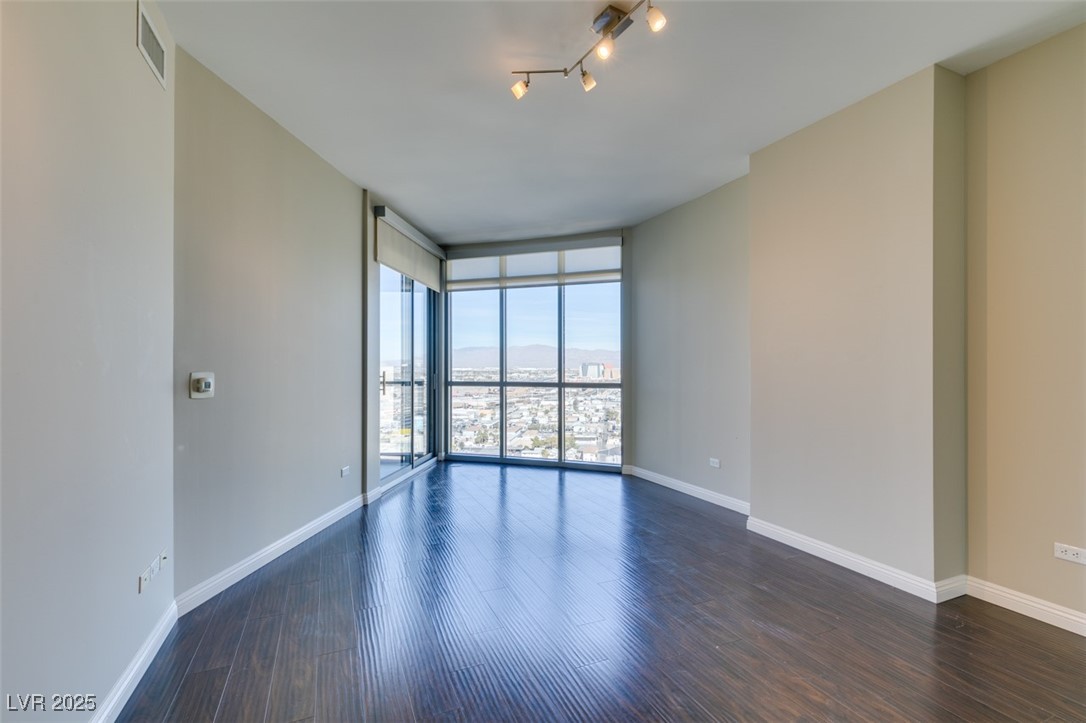 200 West Sahara Avenue 2110