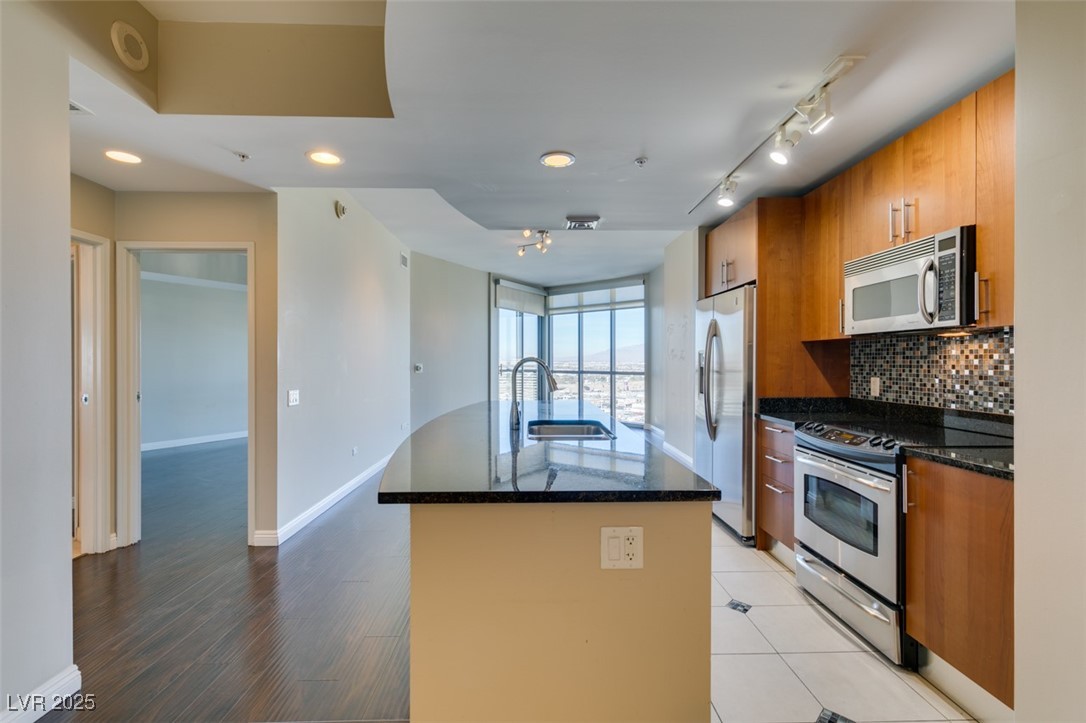 200 West Sahara Avenue 2110