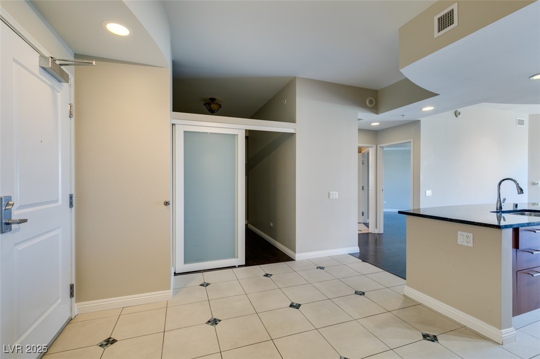 200 West Sahara Avenue 2110