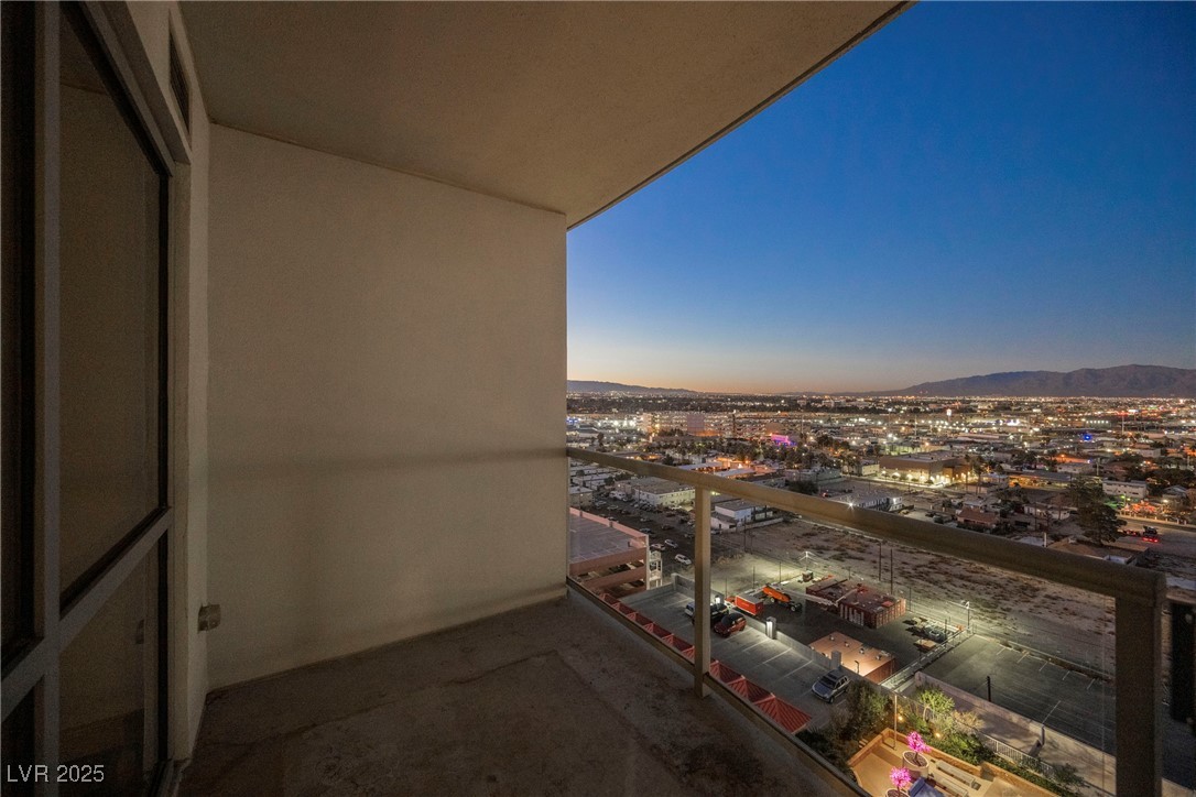 200 West Sahara Avenue 2110