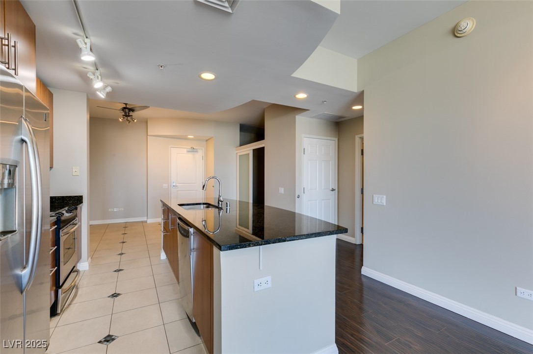 200 West Sahara Avenue 2110