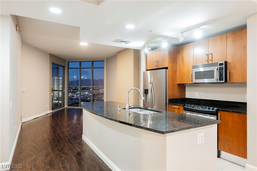 200 West Sahara Avenue 2110