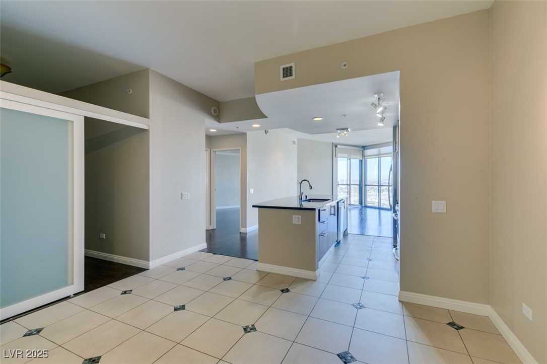 200 West Sahara Avenue 2110