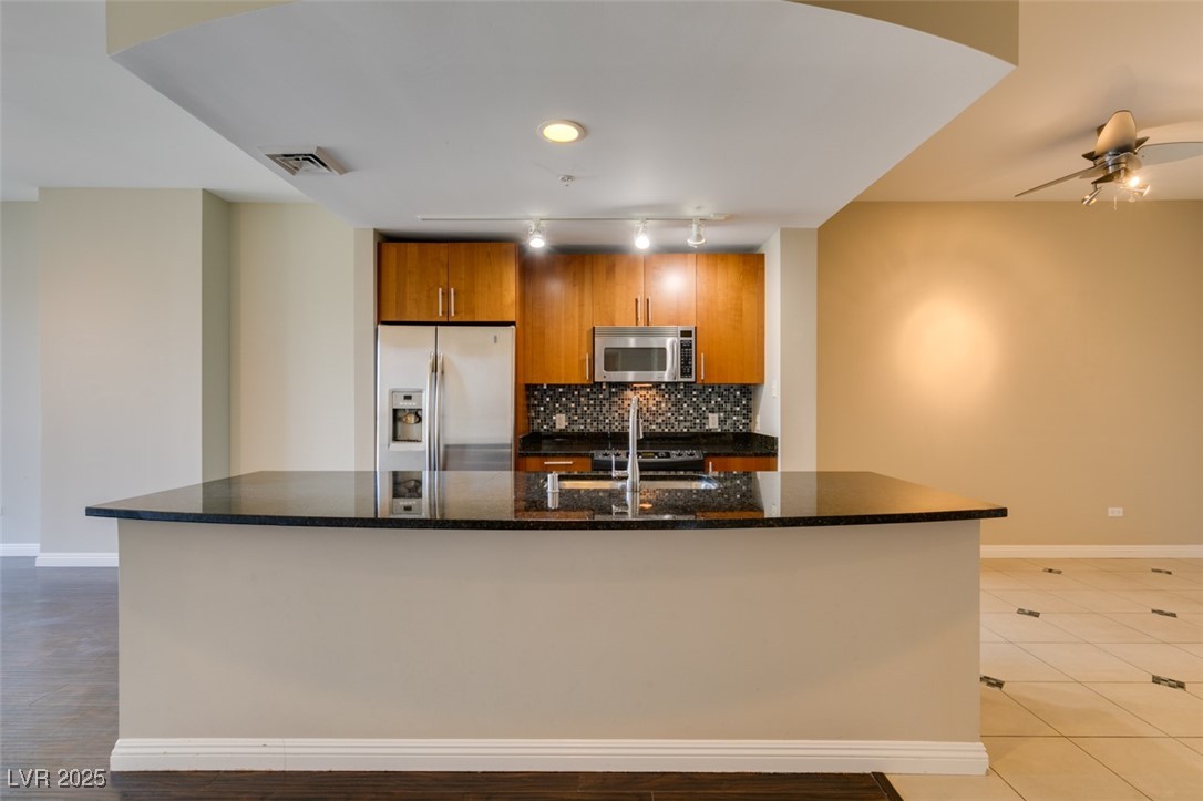 200 West Sahara Avenue 2110