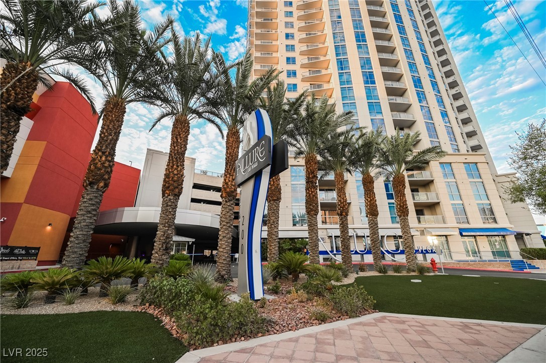 200 West Sahara Avenue 2110